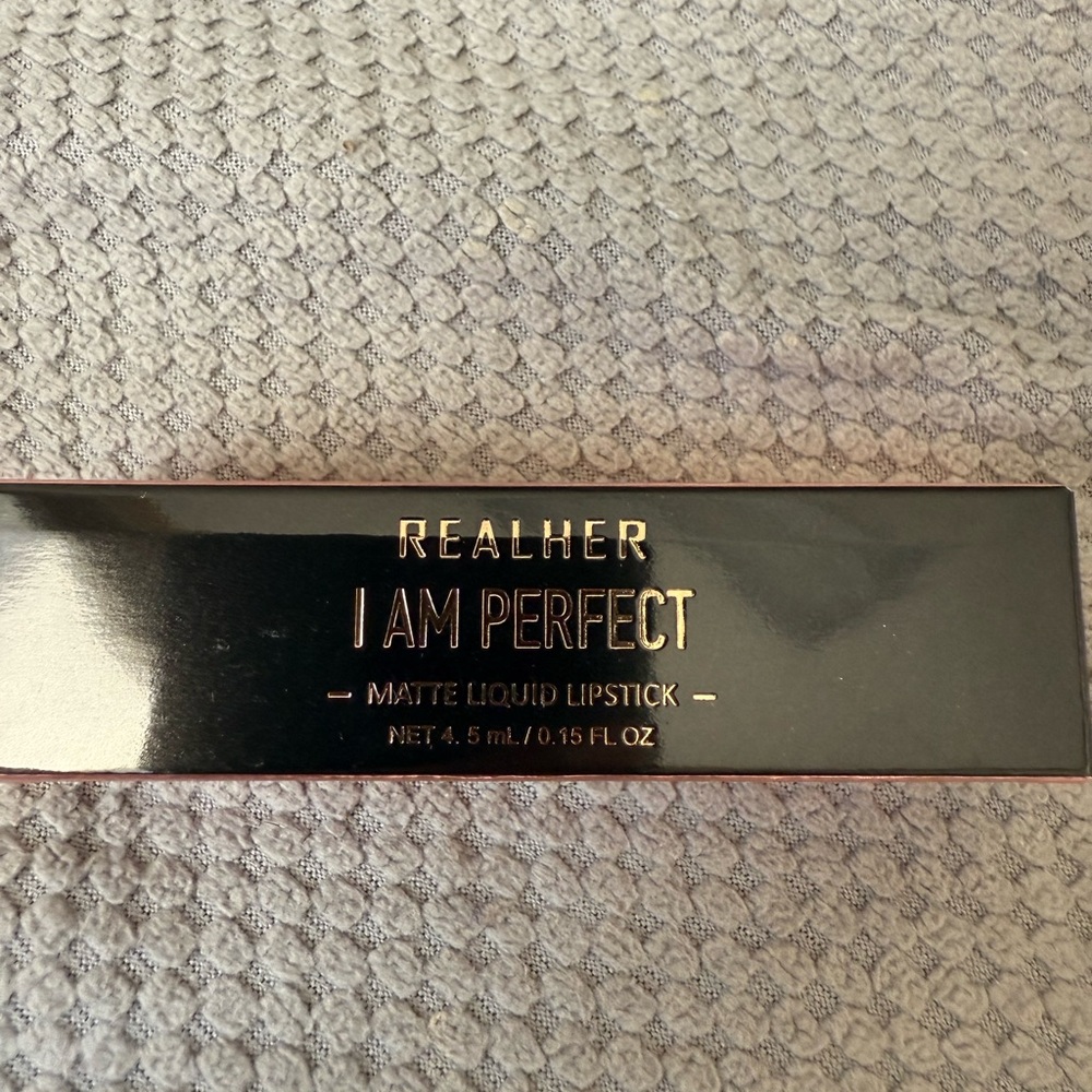 RealHer I Am Perfect Ultra Matte Lipstick - Black and White